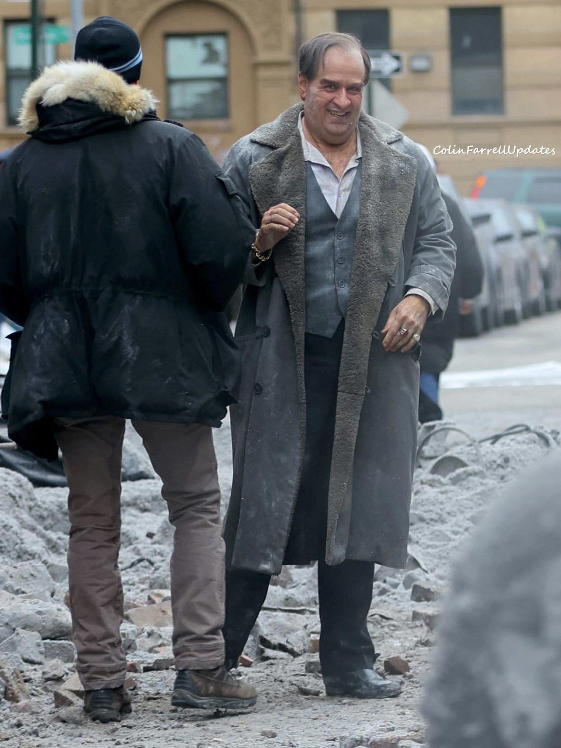 2024-2-penguin-colin-farrell-gets-a-comic-accurate-upgrade-in-latest-set-photos-09