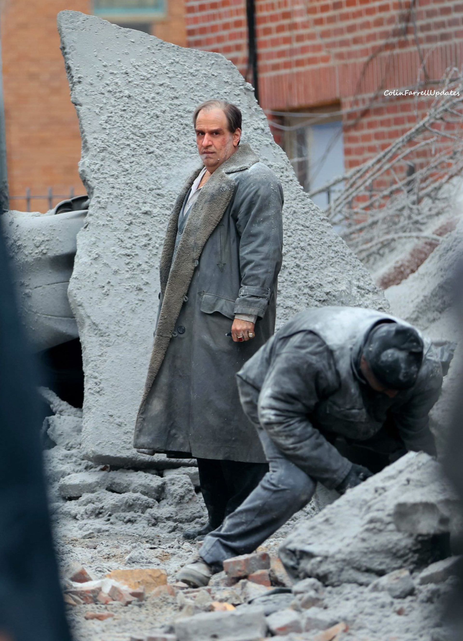 2024-2-penguin-colin-farrell-gets-a-comic-accurate-upgrade-in-latest-set-photos-12