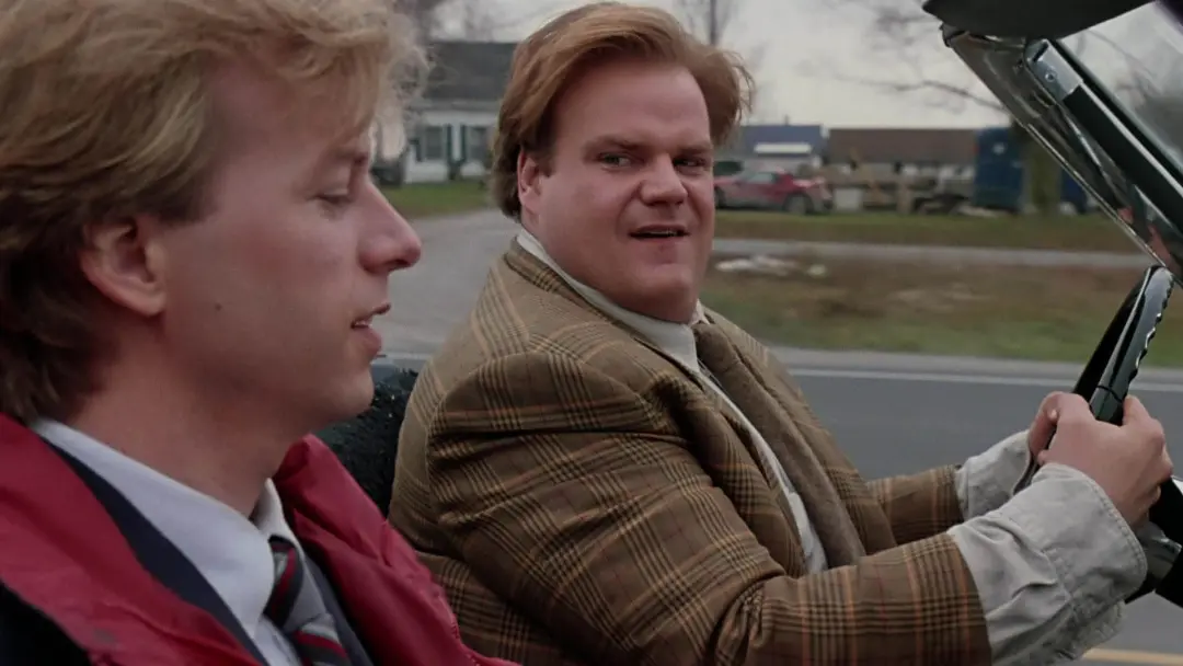 کریس فارلی درحل رانندگی در فیلم Tommy Boy