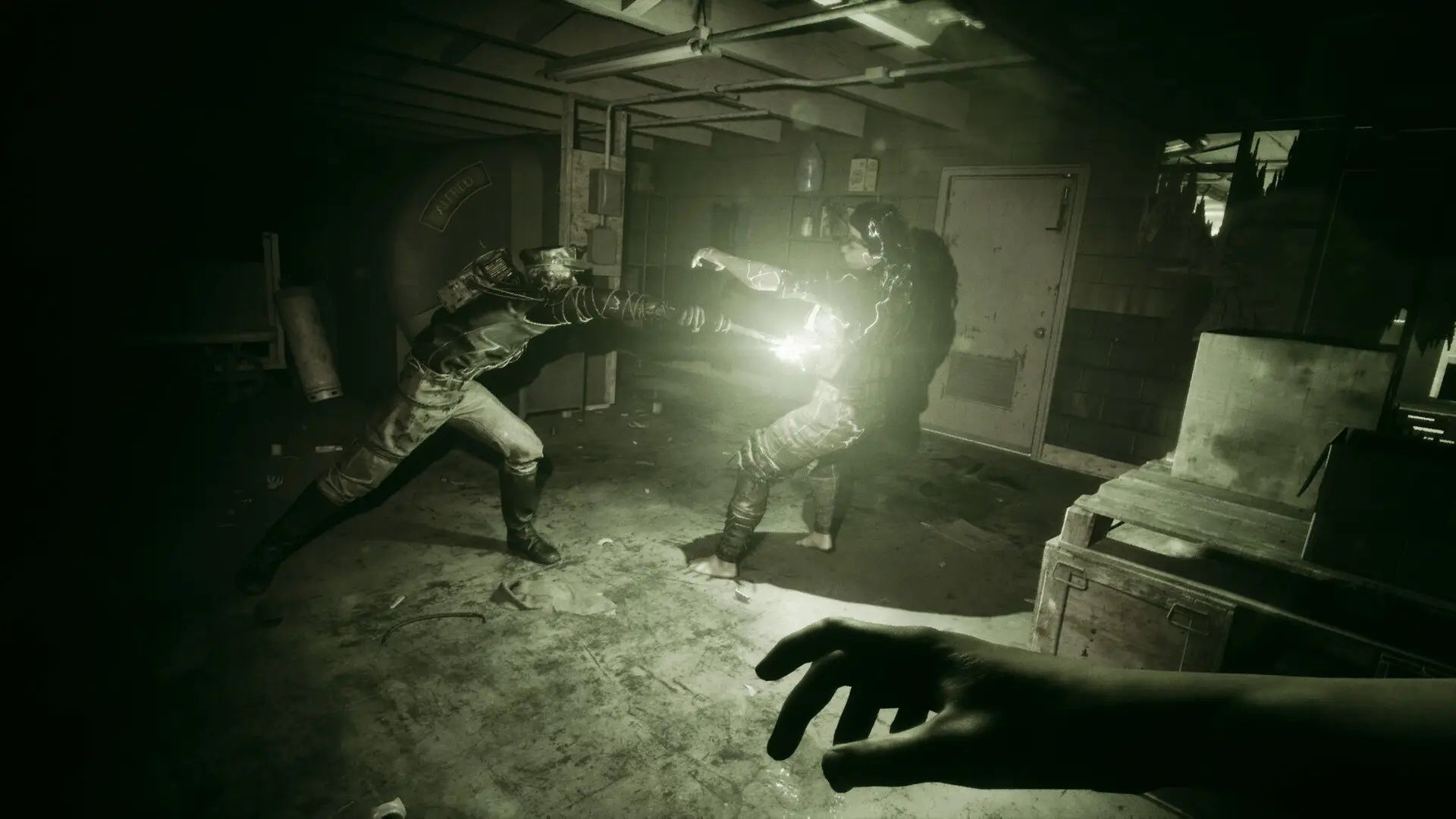مبارزه با هیولاهای ترسناک در بازی The Outlast Trials