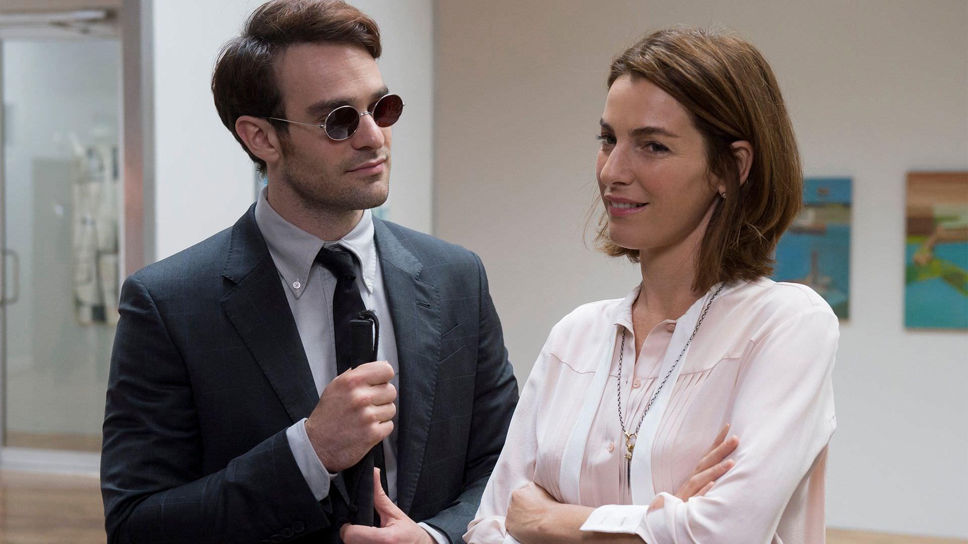 آیلت زورر و چارلی کاکس در فصل اول سریال Daredevil
