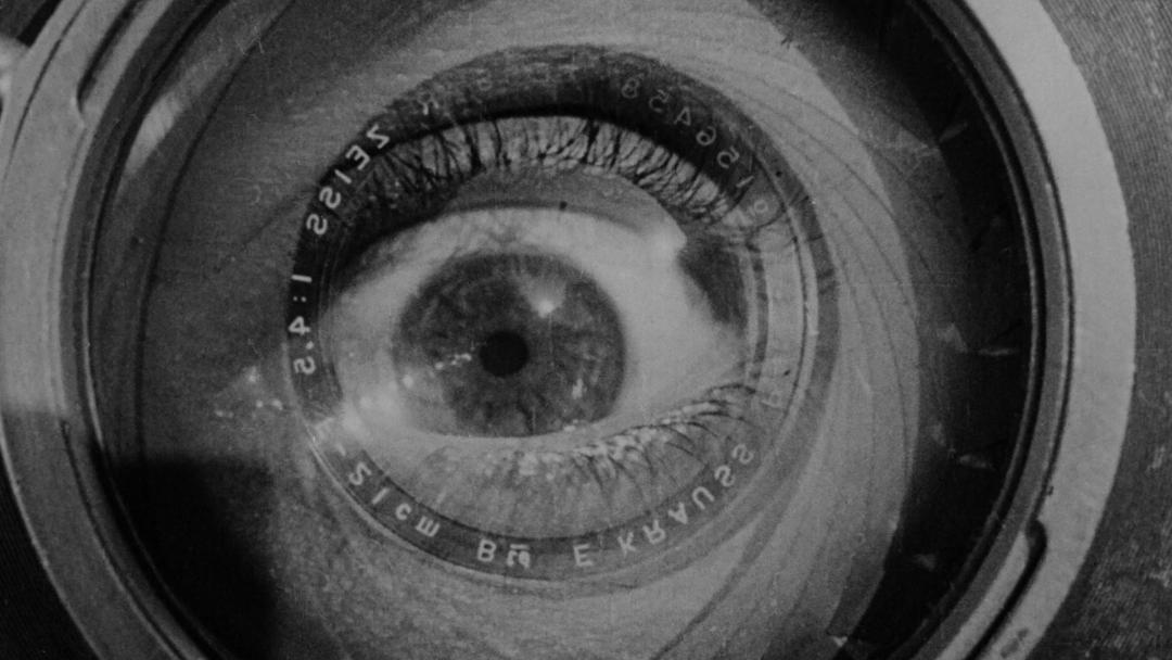 2024-5-a-man-whit-movei-camera-film