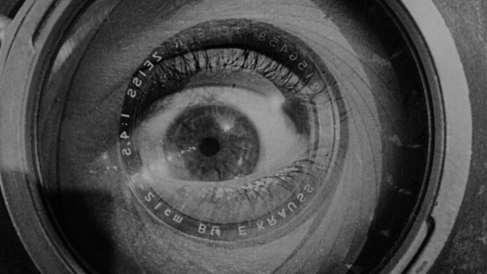 2024-5-a-man-whit-movei-camera-film