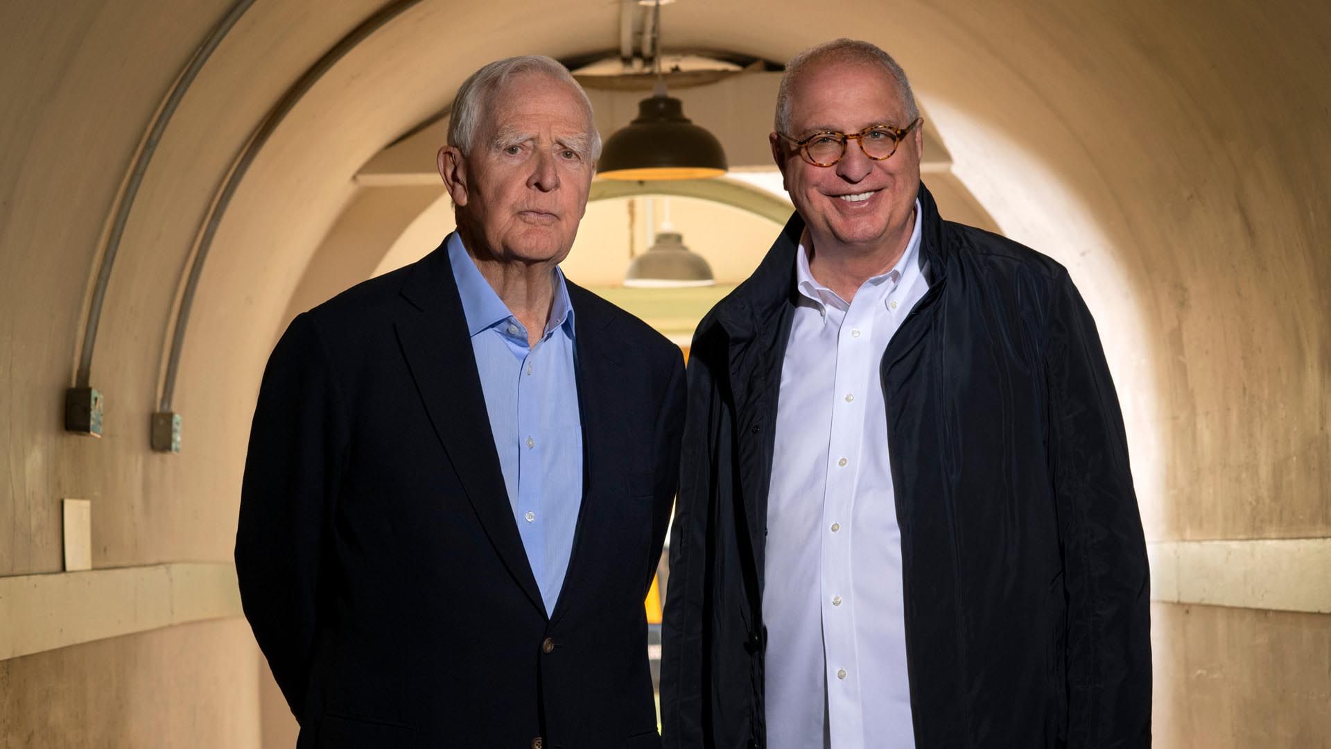 ارول موریس و جان لوکاره در مستند The Pigeon Tunnel