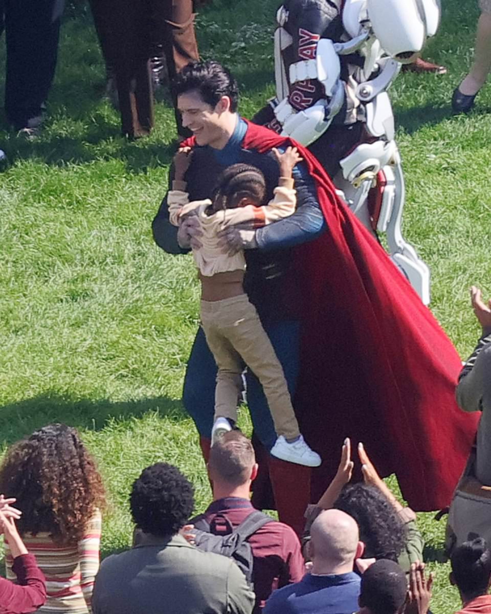 2024-7-superman-new-set-photos-give-us-a-better-look-at-green-lantern-hawkgirls-costumes-02
