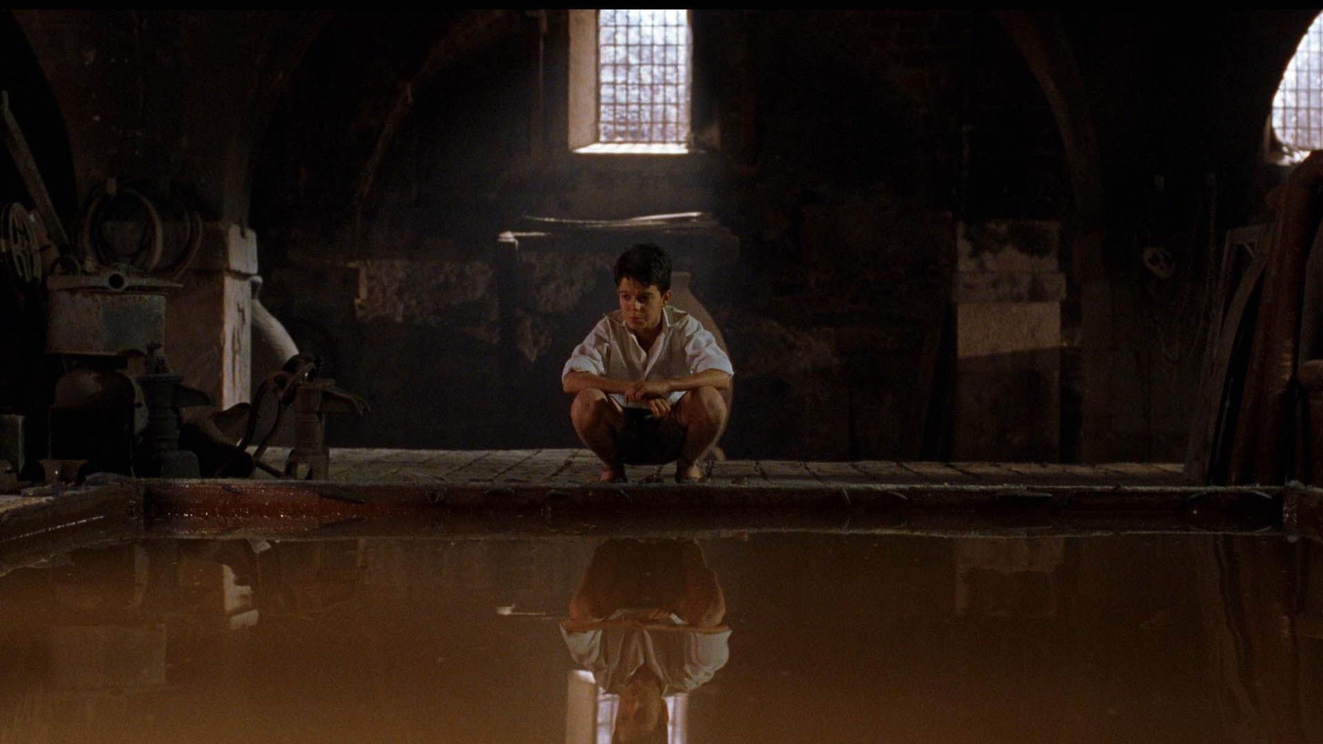 فیلم The Devil's Backbone
