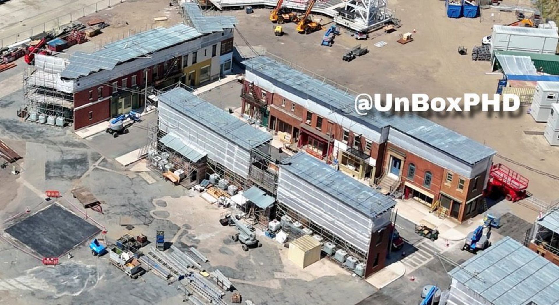 2024-7-the-fantastic-four-first-steps-set-photos-show-baxter-buildings-excelsior-launch-pad-03