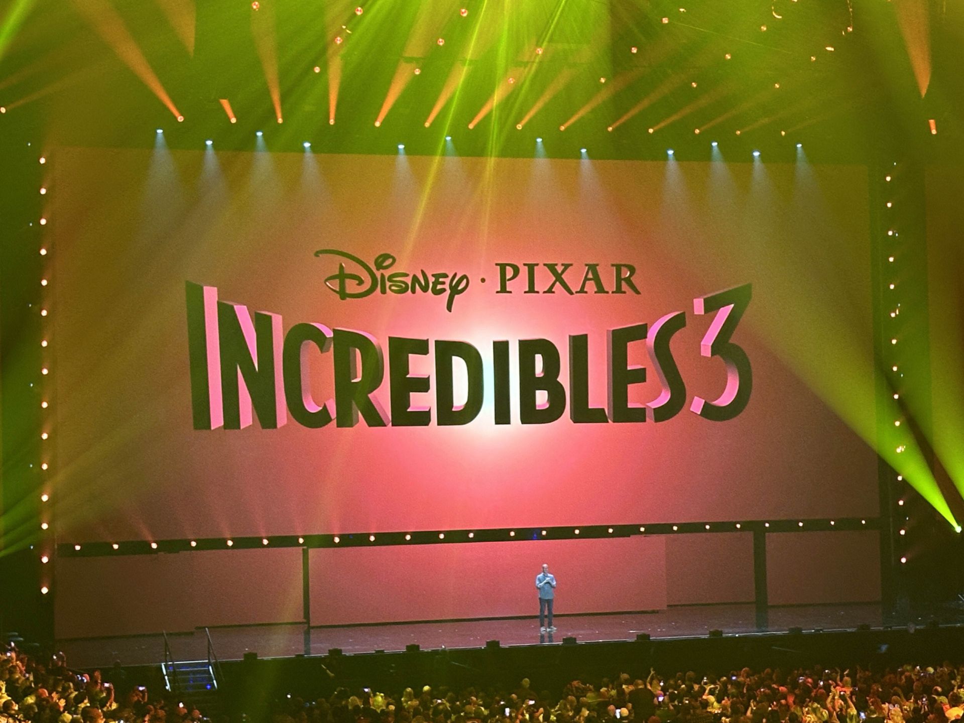 کارت عنوان انیمیشن Incredibles 3 