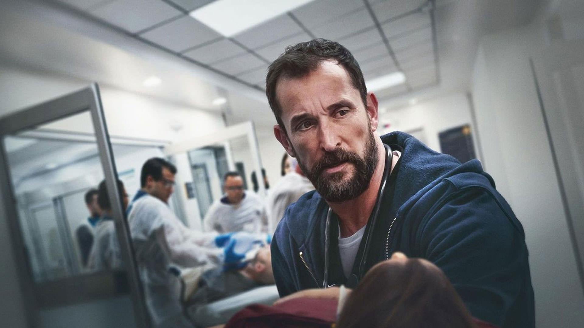 نوآ وایلی روی پوستر سریال چاله یا The Pitt