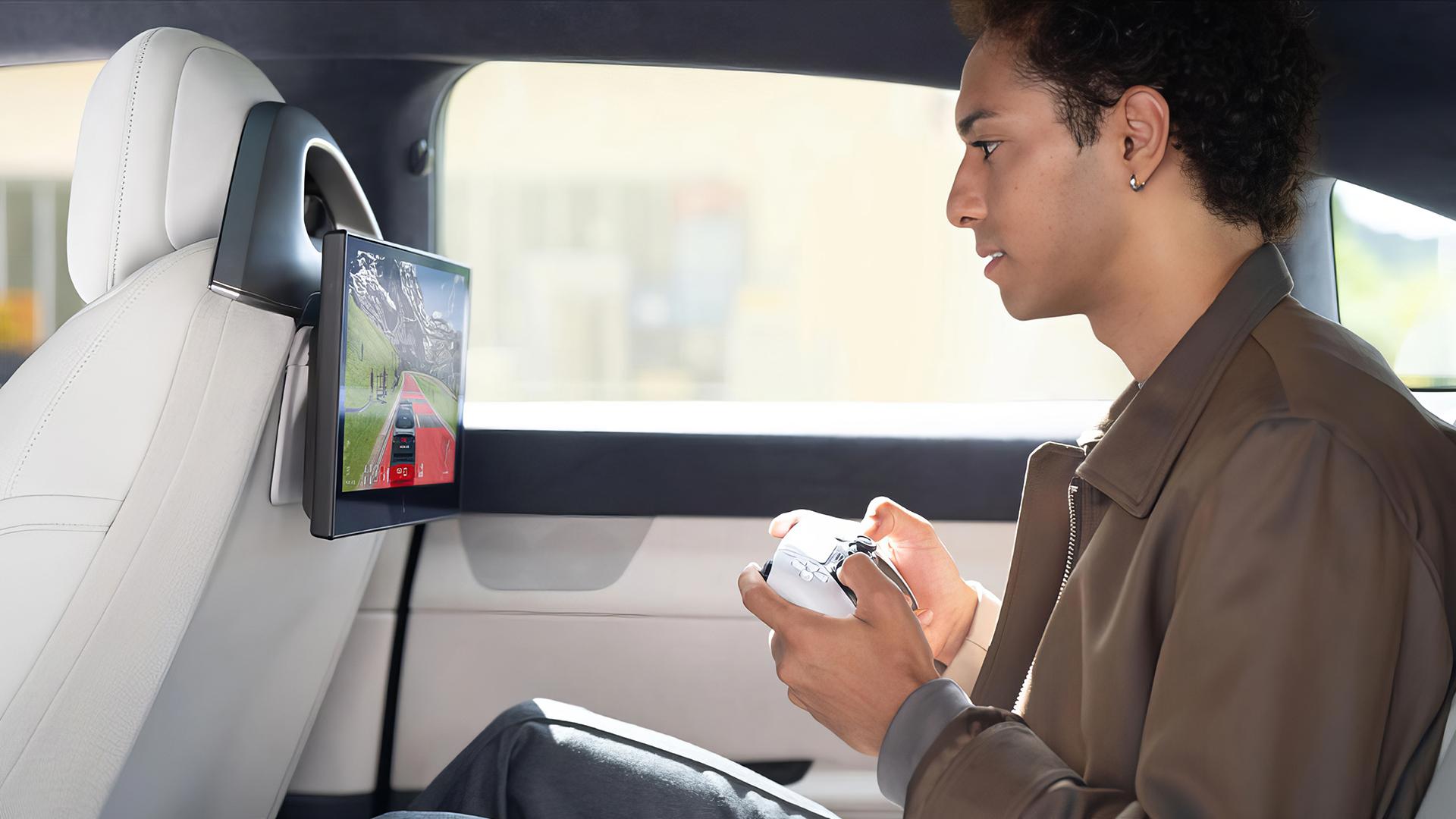 تجربه بازی در خودرو برقی سونی و هوندا