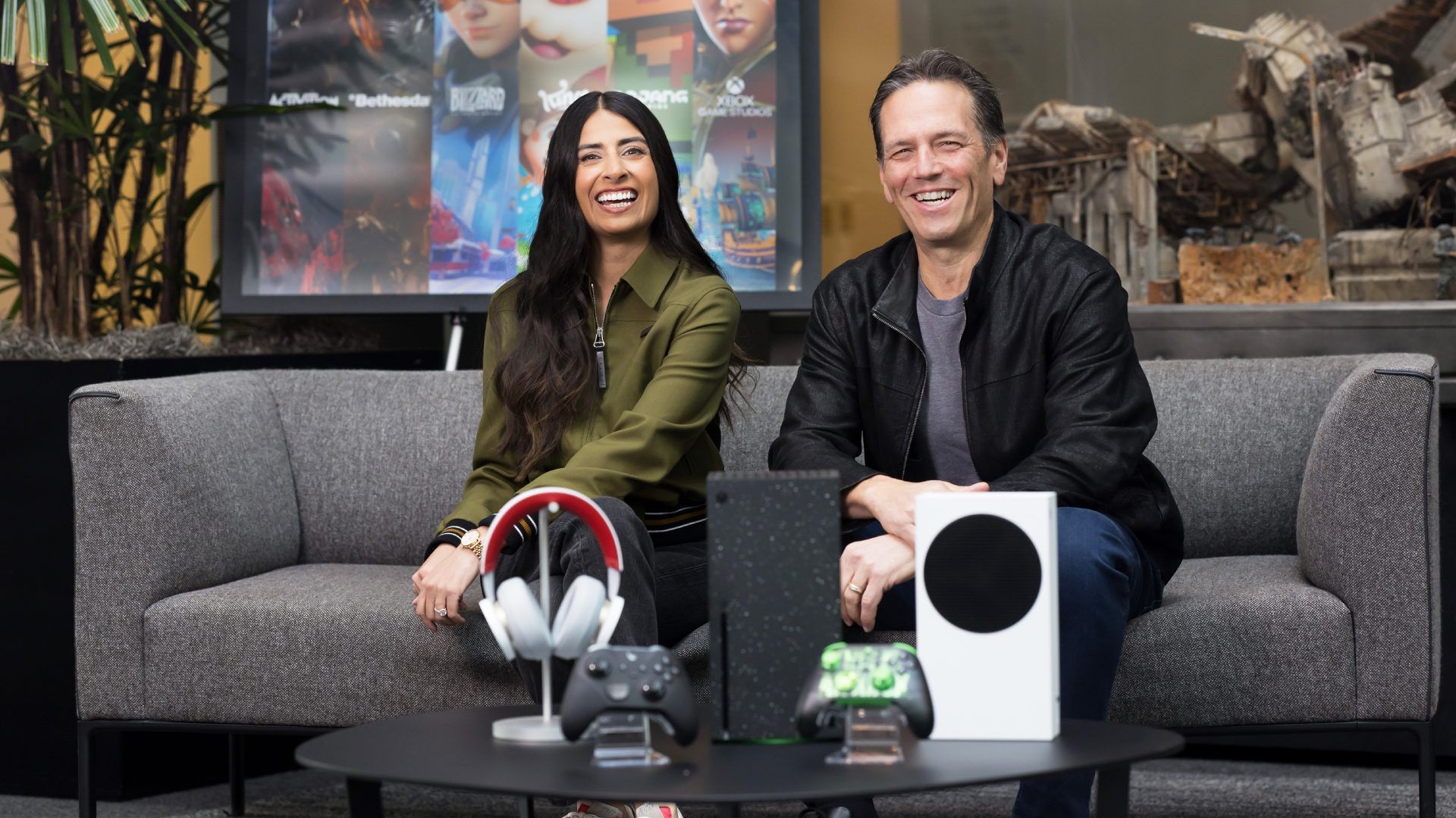 فیل اسپنسر (Phil Spencer) و آشا شارما (Asha Sharma)