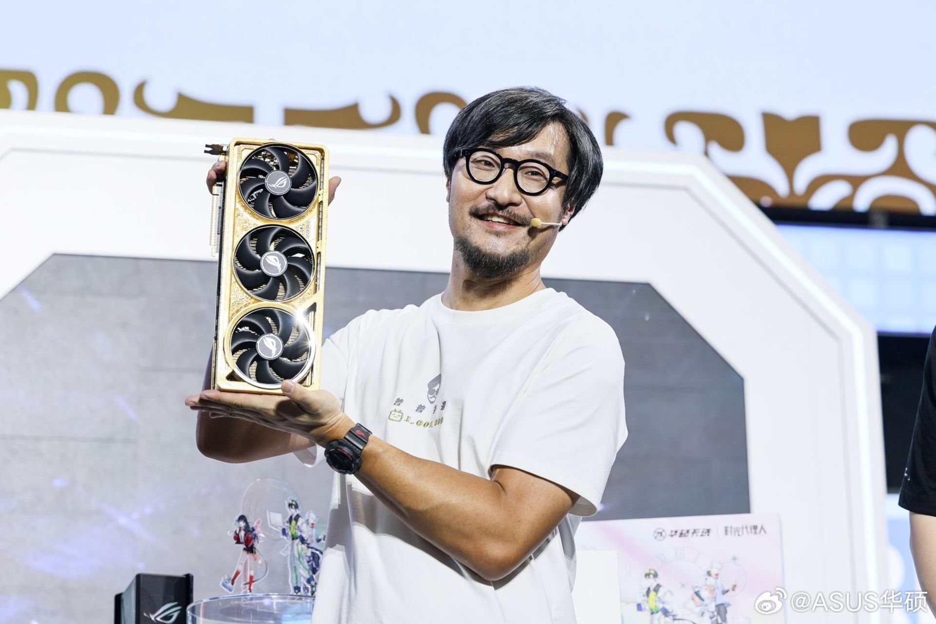 معرفی کارت گرافیک ASUS ROG Astral RTX 5090 Real Gold Edition در رویداد Bilibili World 2025