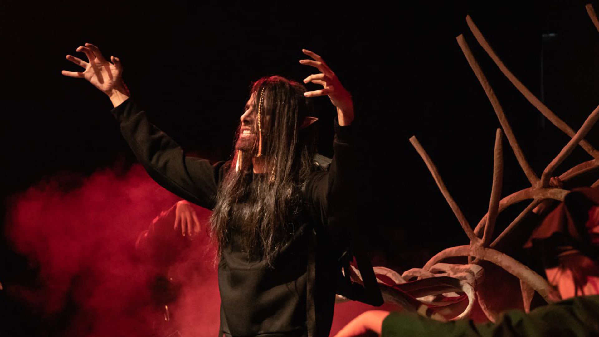 تئاتر حمله به تایتان