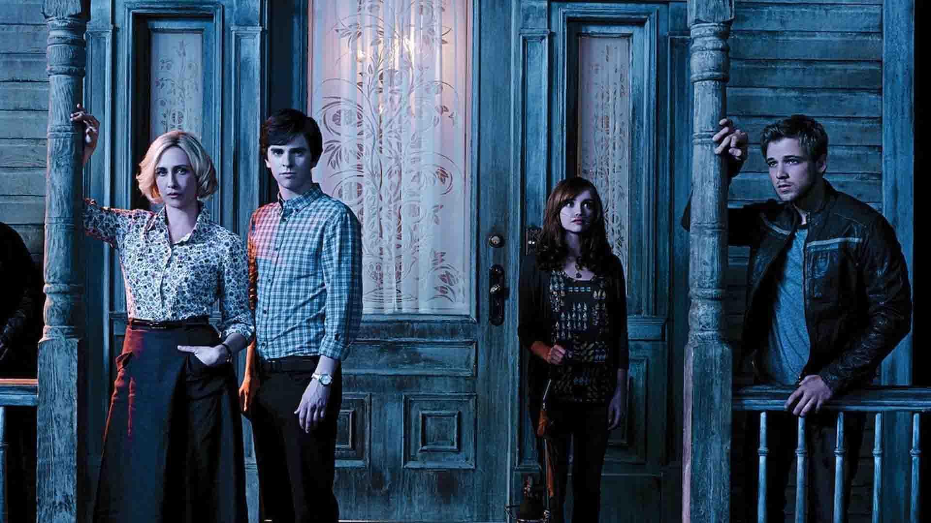 بازیگران اصلی سریال Bates Motel در کنار هم
