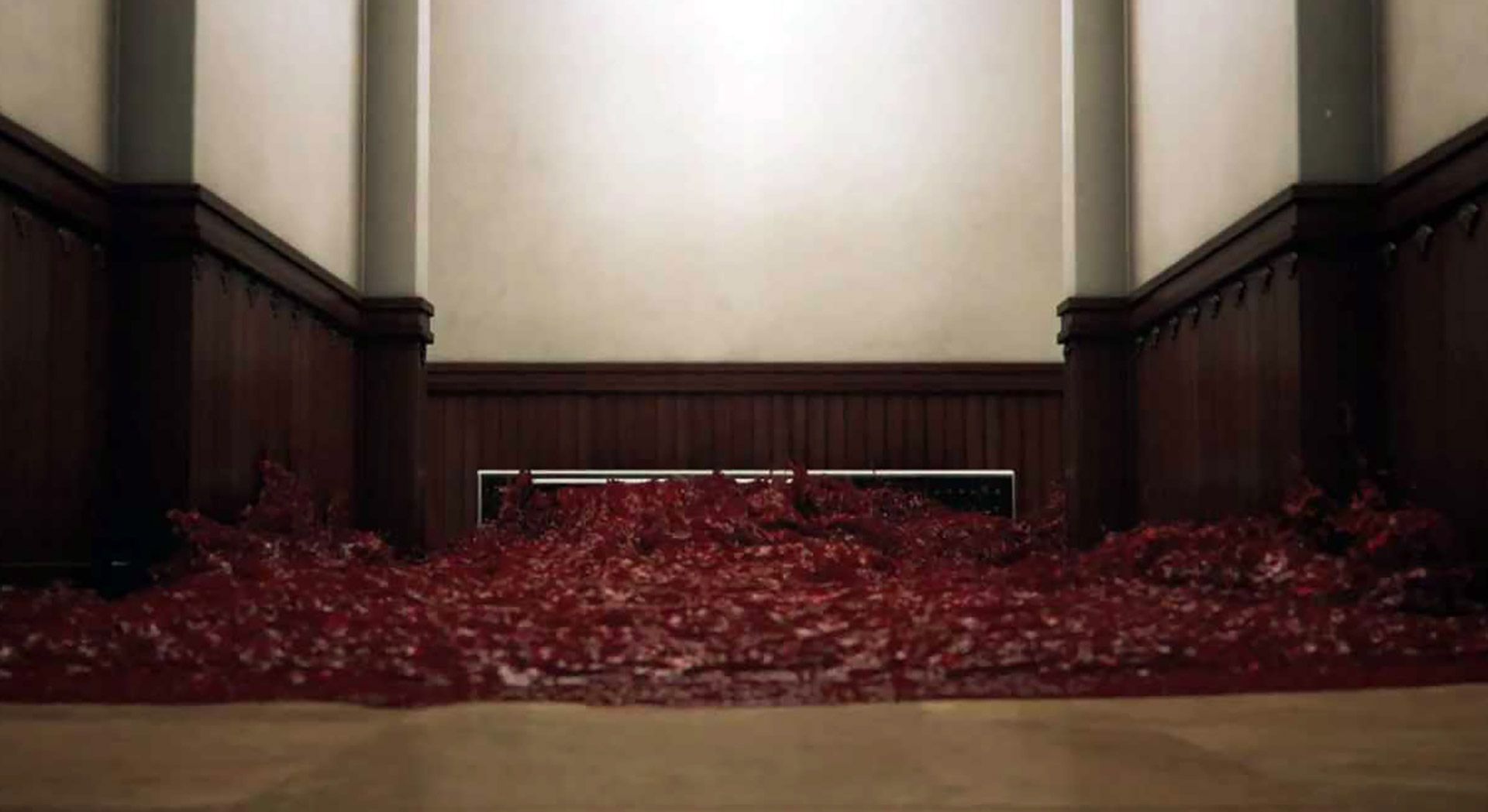 سیل خون در آسانسور در فیلم «درخشش»