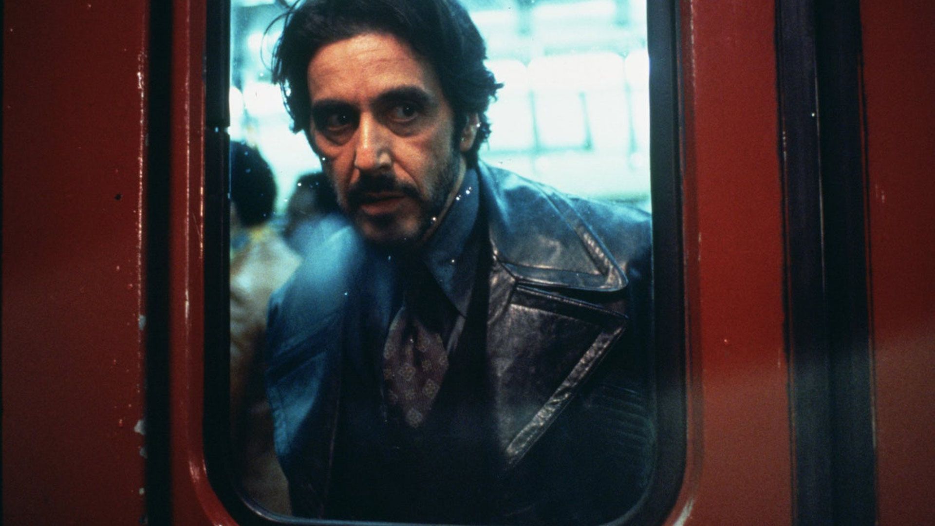 آلپاچینو در حال نگاه کردن در فیلم  Carlito's Way