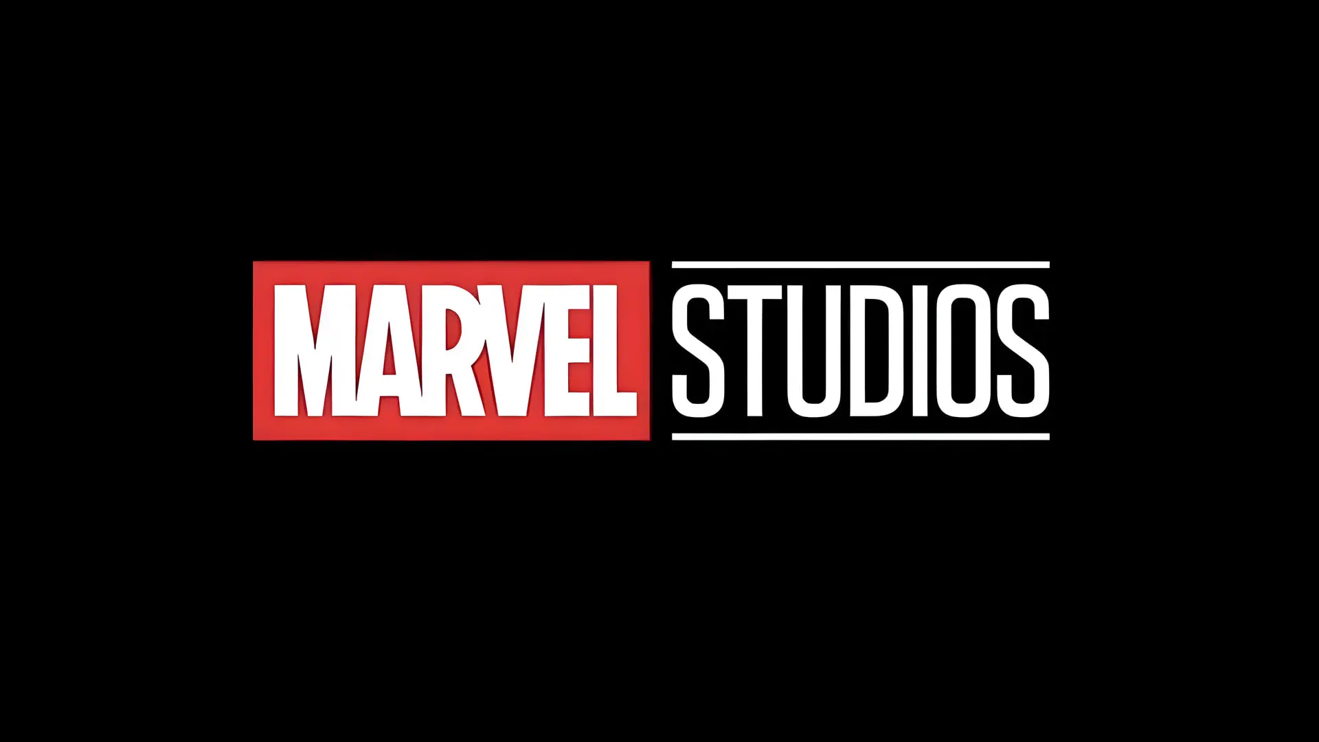 لوگوی رسمی مارول استودیو با کلمات MARVEL در کادر قرمز و STUDIOS در کادر سفید روی زمینه سیاه