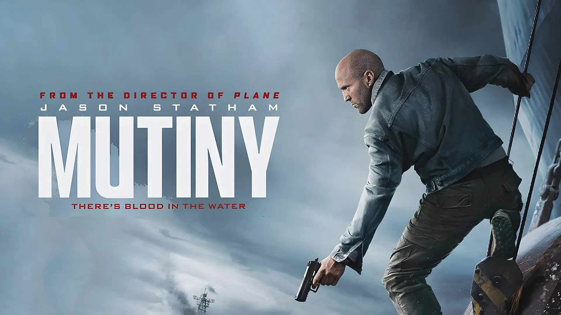 جیسون استاتهام (Jason Statham) در حال حرکت با اسلحه در فیلم Mutiny