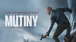 جیسون استاتهام (Jason Statham) در حال حرکت با اسلحه در فیلم Mutiny