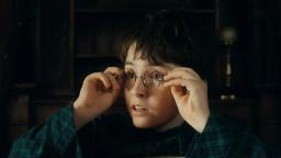هری پاتر (Harry Potter) با عینک گرد در تریلر جدید سریال