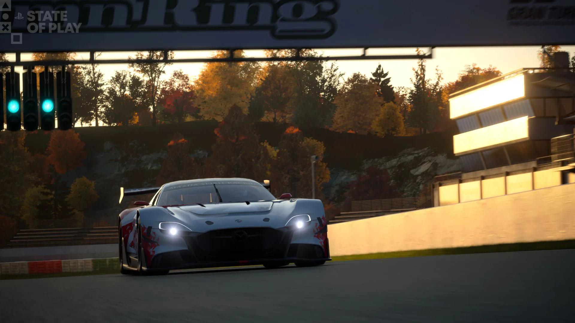 ماشین مسابقه‌ای در پیست رانینگ در بازی گرن توریسمو (Gran Turismo)