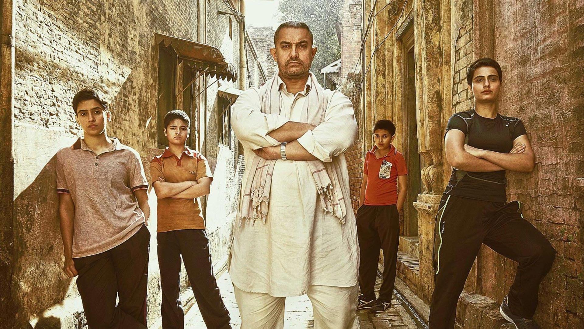 Dangal_aamir_his_girls_serious_face