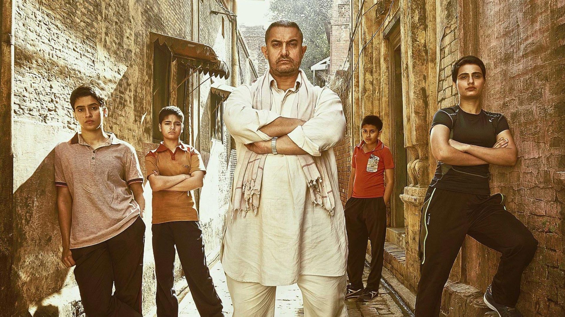 Dangal_aamir_his_girls_serious_face