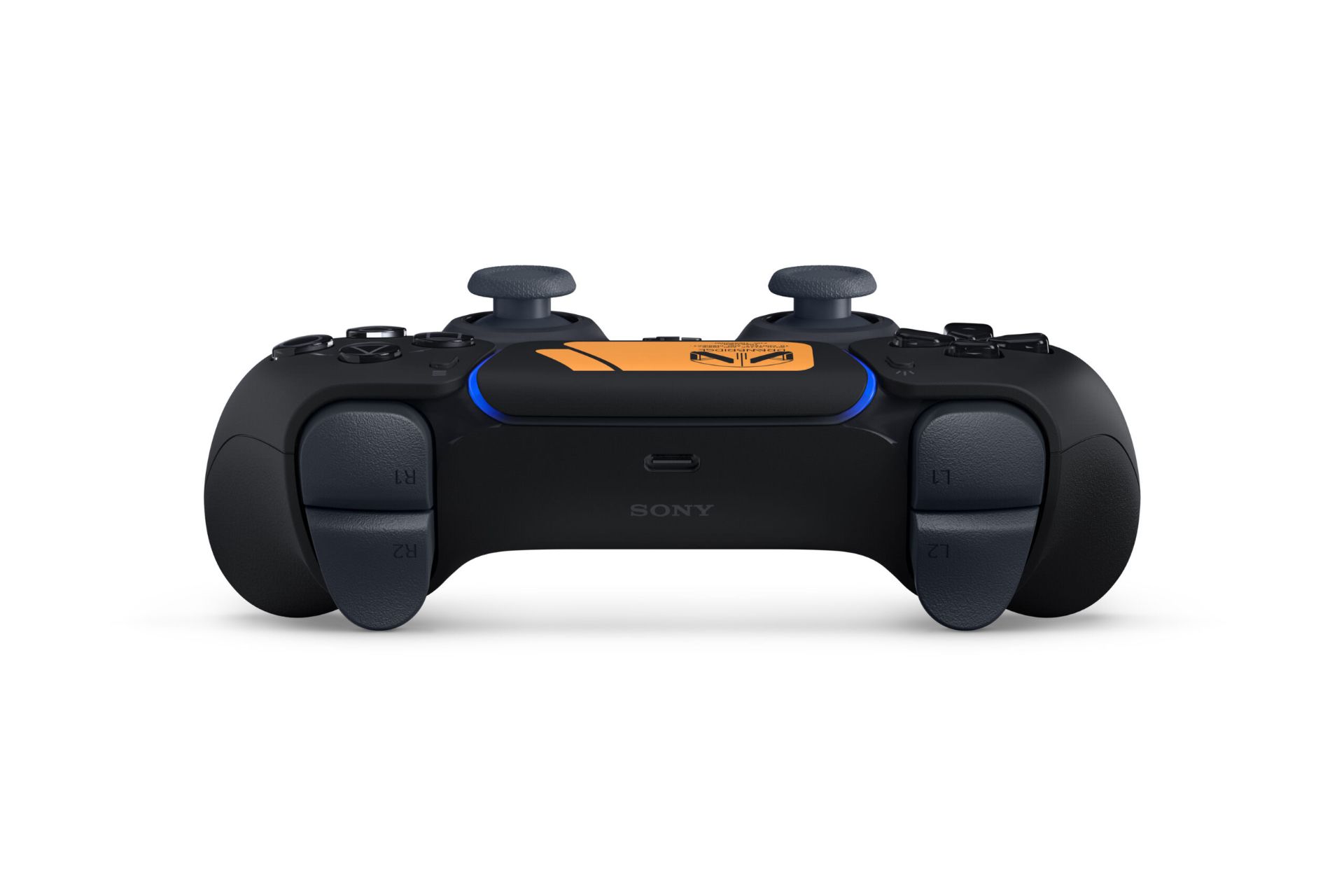 نمای بالا از کنترلر ویژه دوال سنس با طرح بازی Death Stranding 2: On the Beach