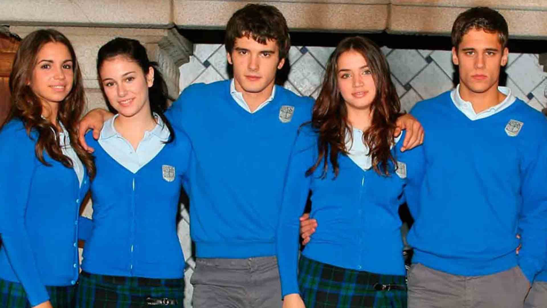 مارتینیو ریواس، آنا د آرماس، یون گونزالز، بلانکا سوارز و النا فوریاسه در سریال El Internado