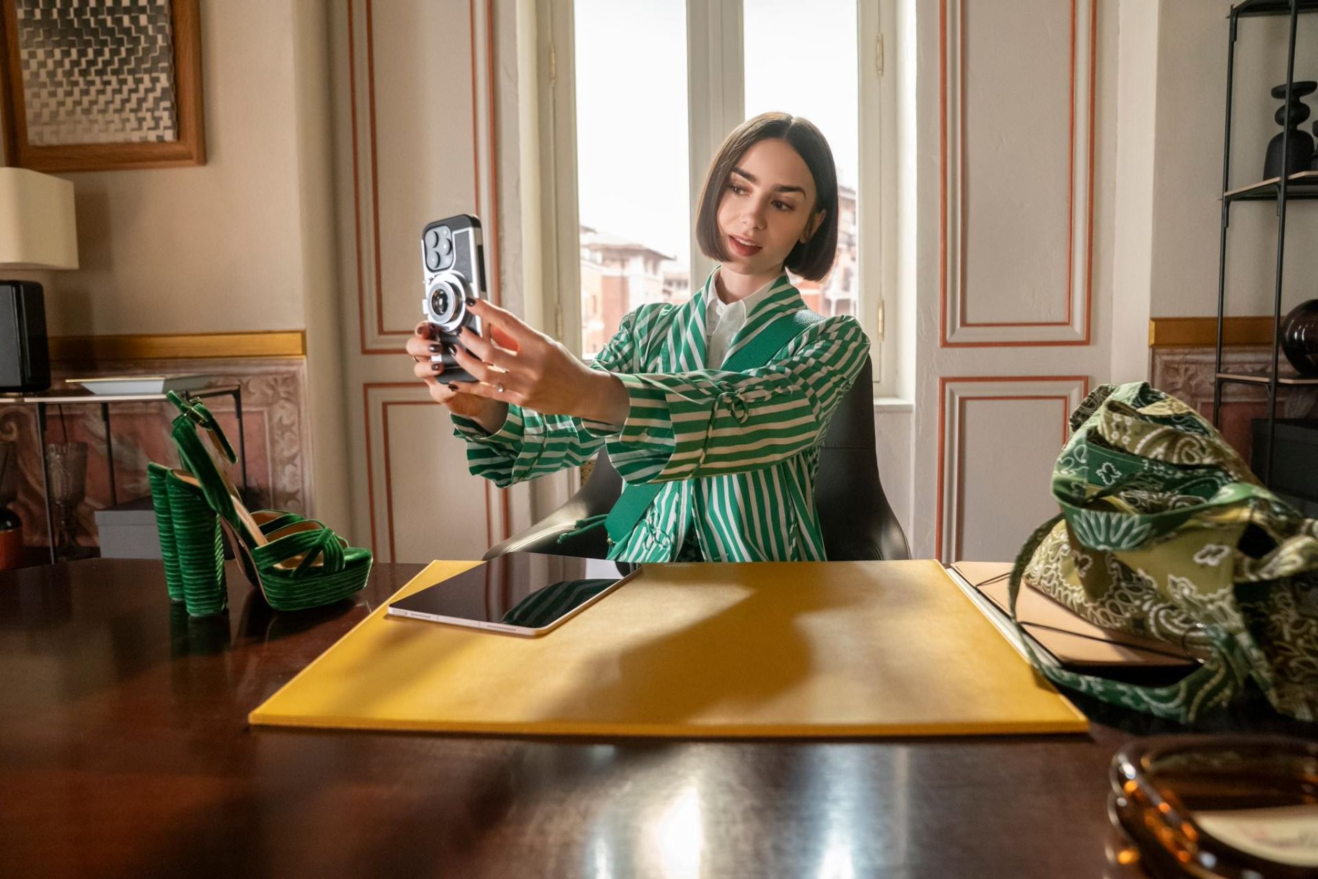 اولین نگاه به فصل پنجم سریال Emily in Paris 
