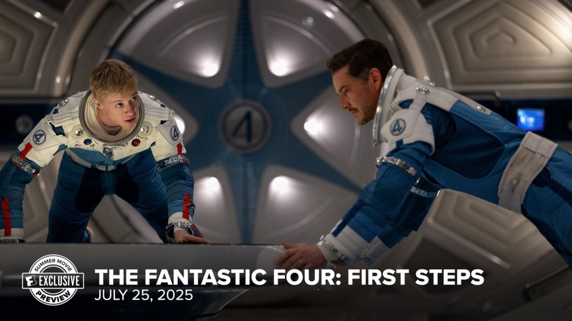 جانی استورم و رید ریچاردز در ماموریت فضایی در فیلم The Fantastic Four: First Steps