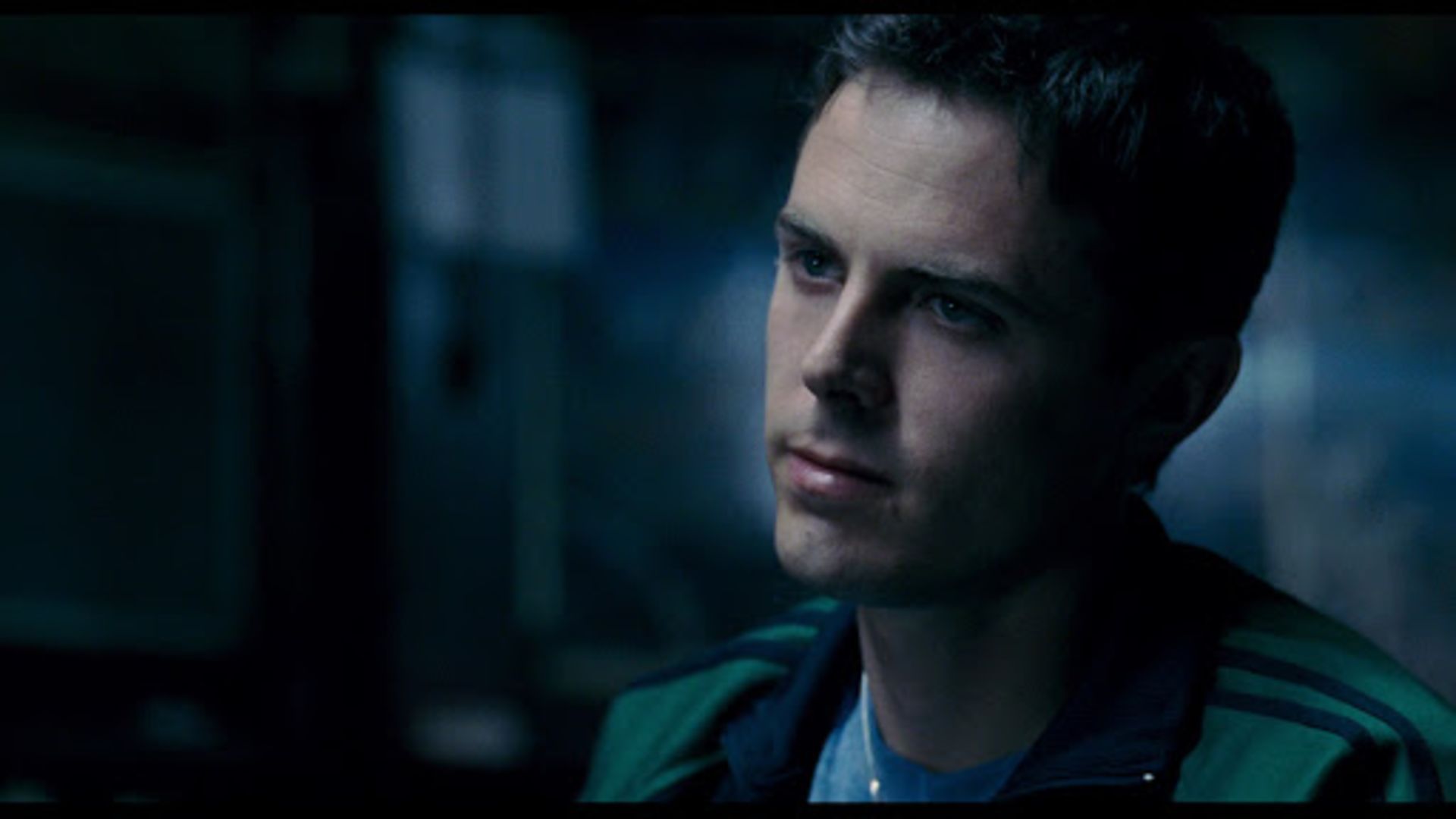 کیسی افلک در اتاق در فیلم Gone Baby Gone