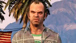 شخصیت ترور (Trevor) در محیط بازی GTA 5 با پس‌زمینه کوهستانی