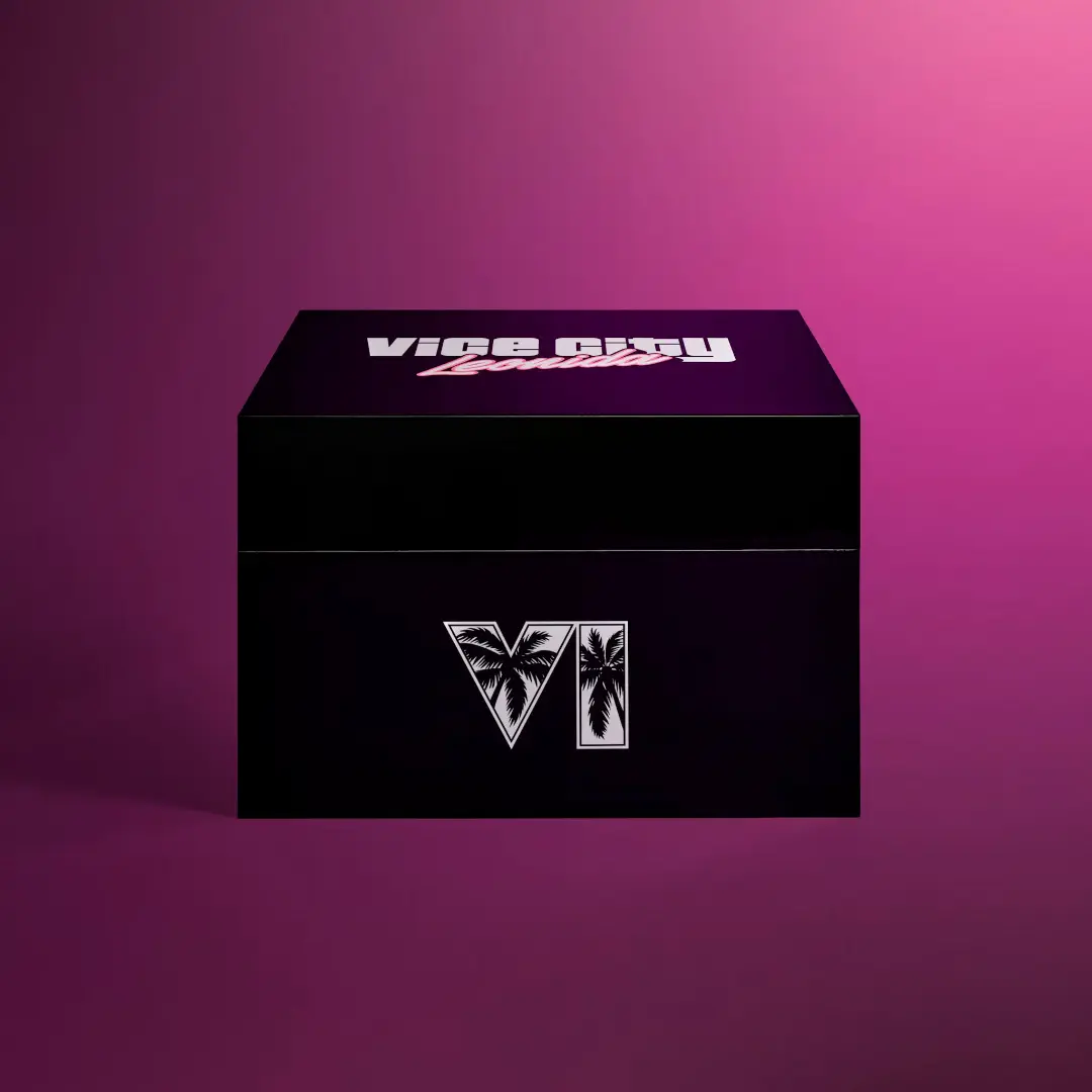 جعبه سیاه نسخه کلکسیونی بازی GTA VI با لوگوی بنفش و سفید