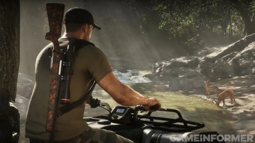 شخصیت بازی GTA 6 با تفنگ در حال حرکت با موتور چهارچرخ در طبیعت