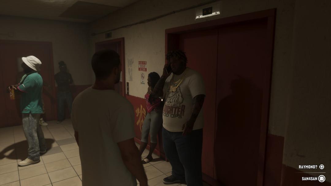 شخصیت‌های بازی GTA 6 در راهروی یک ساختمان ایستاده‌اند