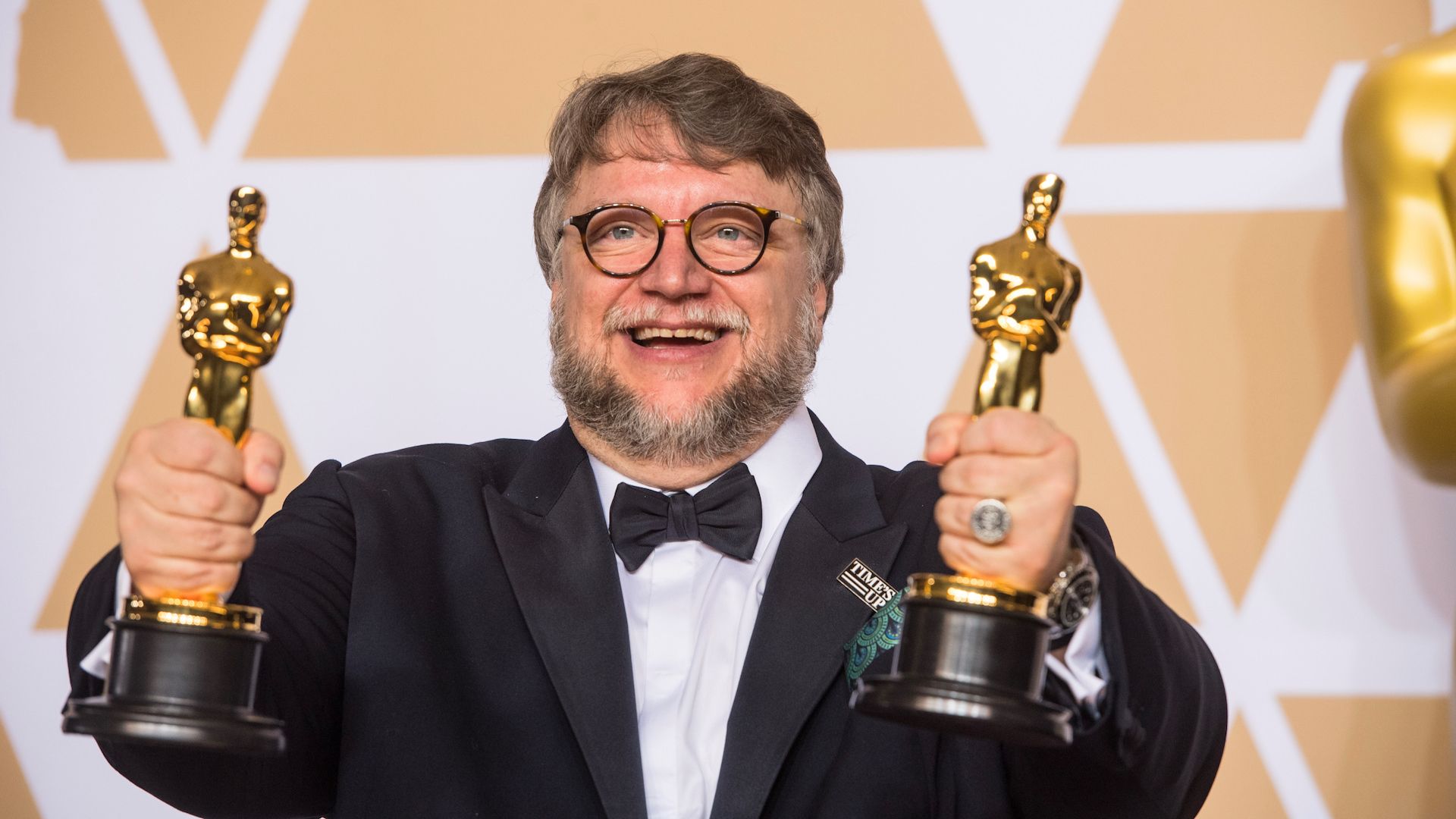 Guillermo del Toro (گیرمو دل تورو) همراه جوایز اسکارش
