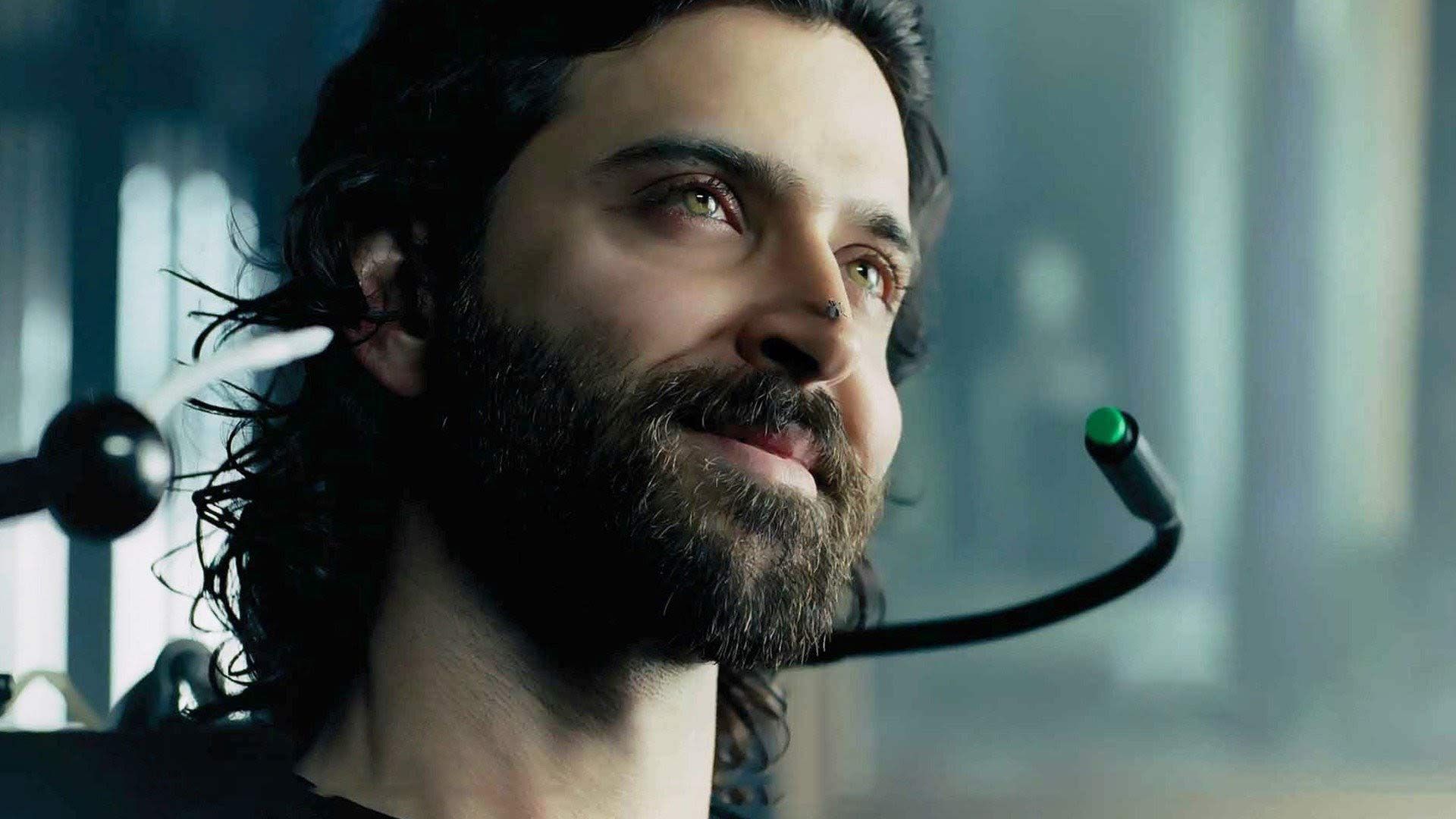 Guzaarish_hrithik_face_with_an_innocent_smile