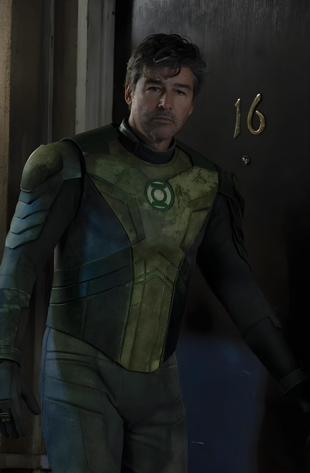 لباس سبز و سیاه هال جوردن (Hal Jordan) با نشان فانوس سبز