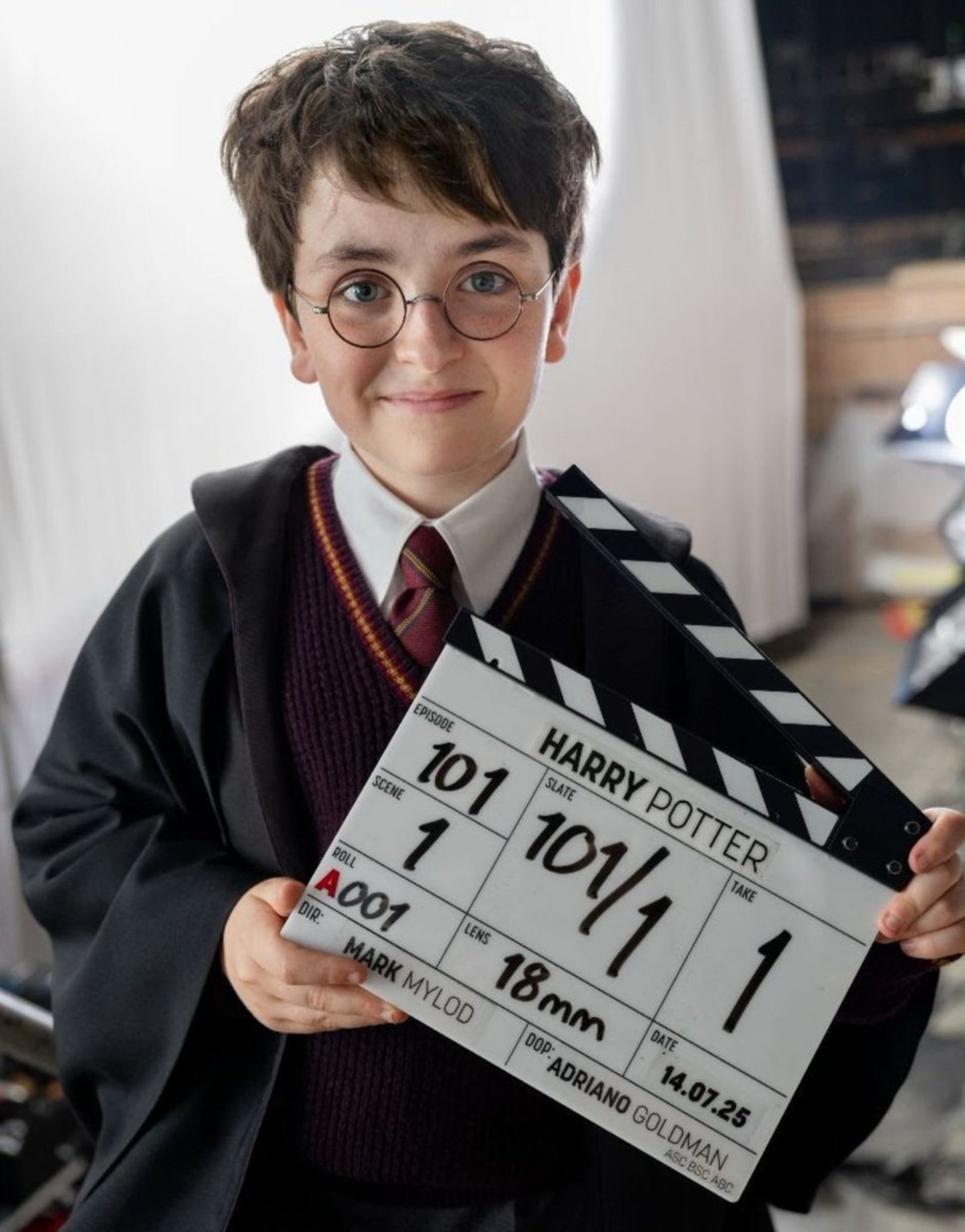 اولین نگاه رسمی به هری پاتر در سریال Harry Potter