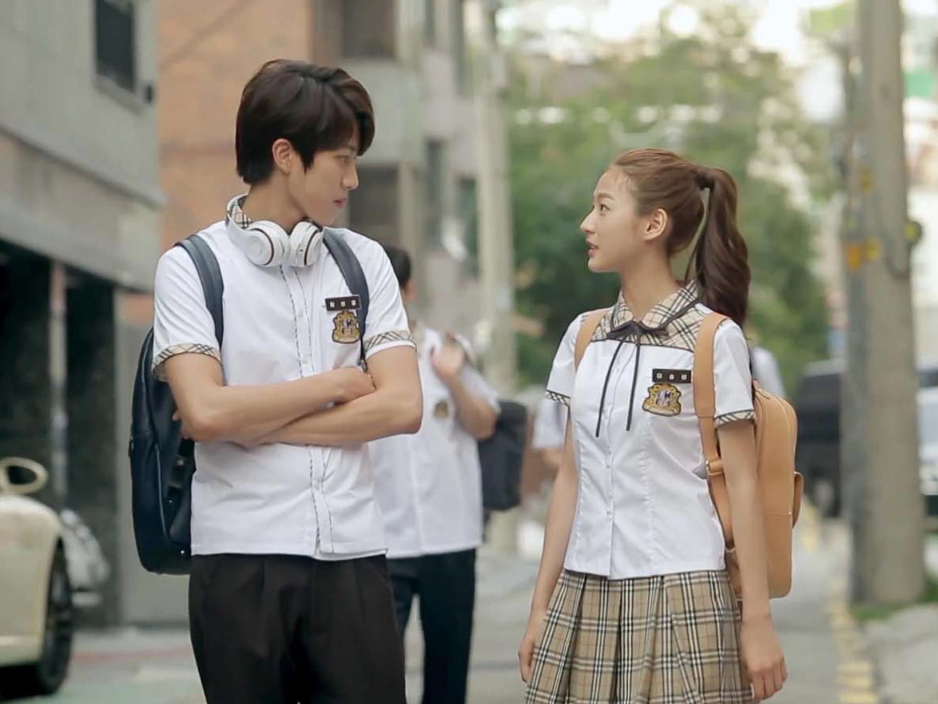 Hi! School Love On_young_girl_boy_look_at_each_other