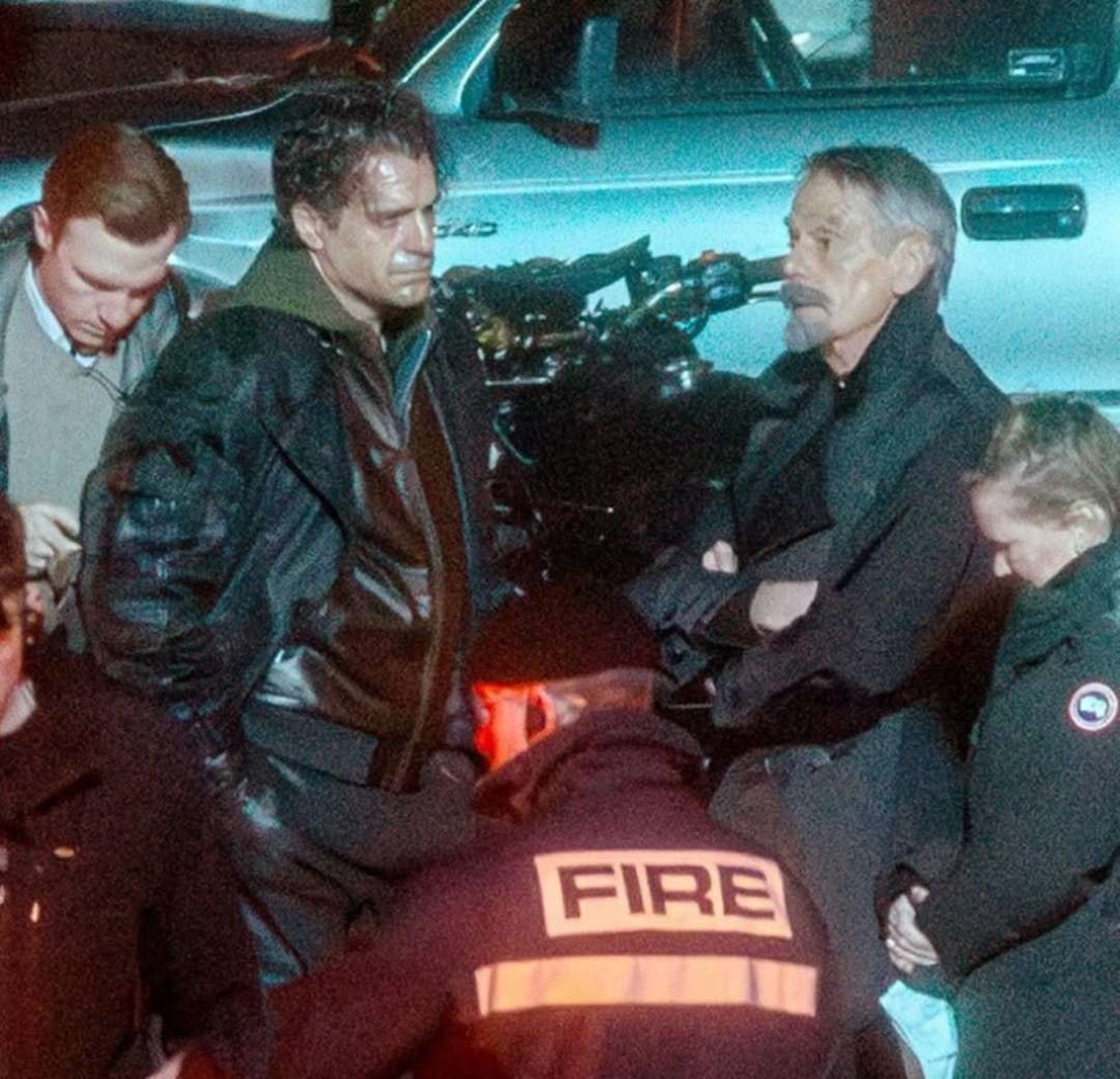 هنری کویل و جرمی آیرونز در پشت صحنه ریبوت فیلم Highlander