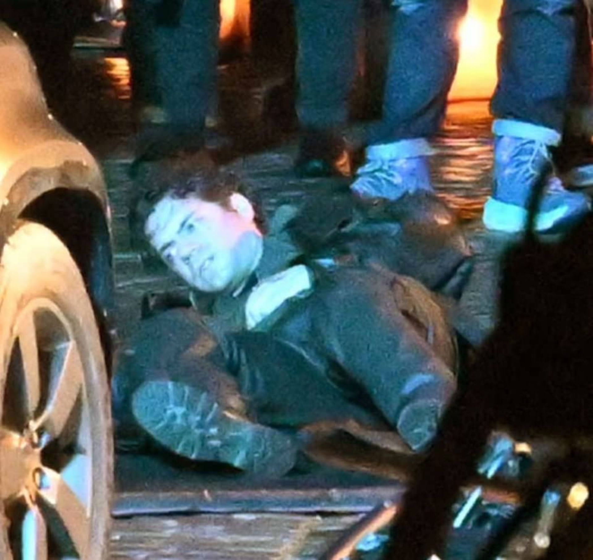 هنری کویل و جرمی آیرونز در پشت صحنه ریبوت فیلم Highlander