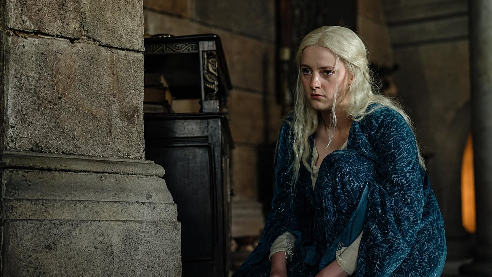 فیا سابان در حال فکر کردن در سریال house of the dragon season 3 