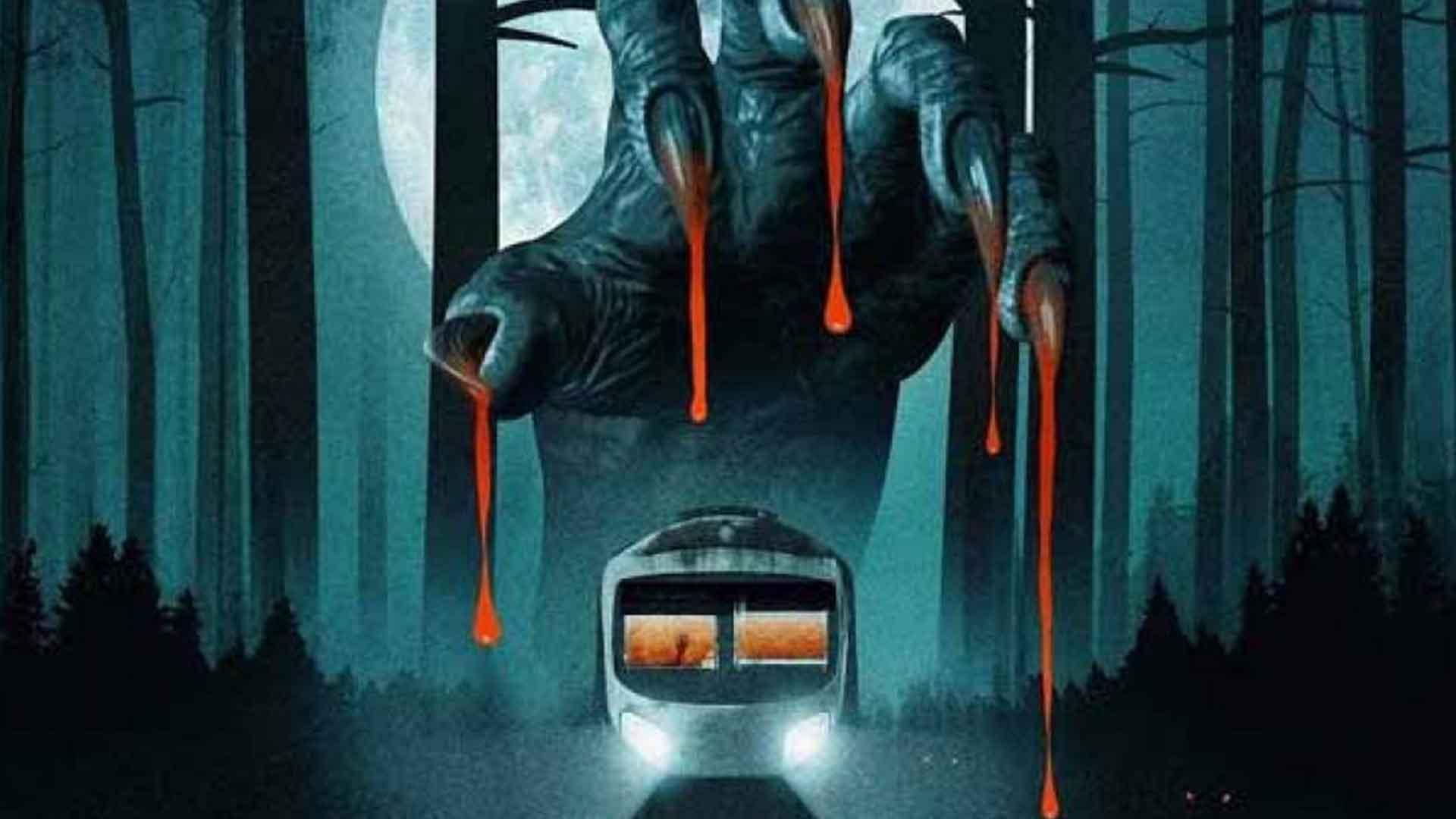 قطاری در حال حرکت با دست خونی یک گرگینه در فیلم Howl