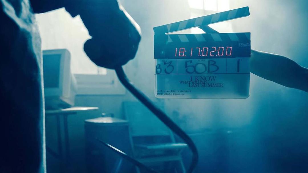 شخصیت منفی فیلم I Know What You Did Last Summer با یک داس