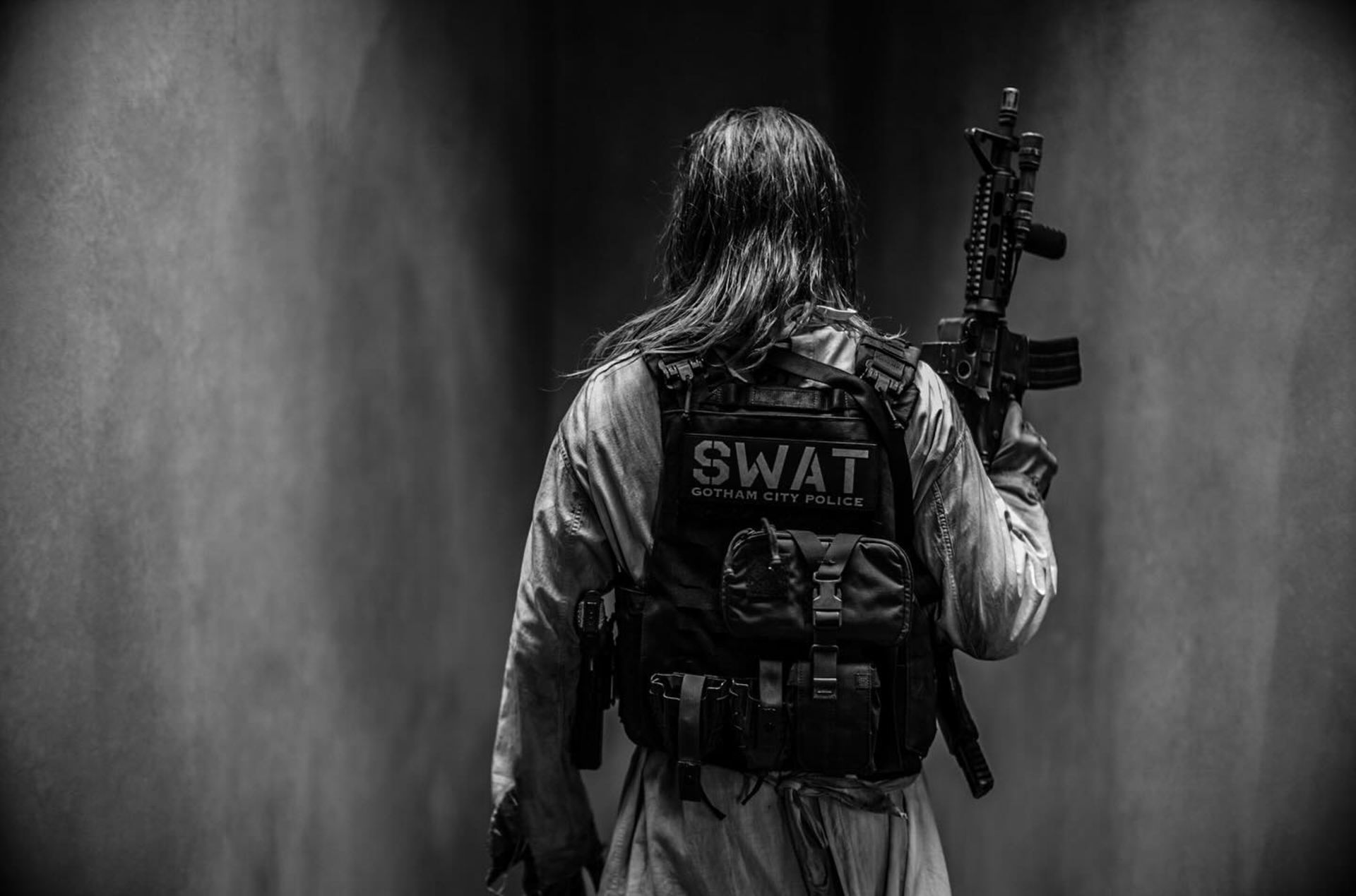 جرد لتو در نقش جوکر با جلیقه سوات در نسخه Snyder Cut فیلم Justice League