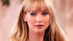 چهره جنیفر لارنس (Jennifer Lawrence) با موهای بلوند