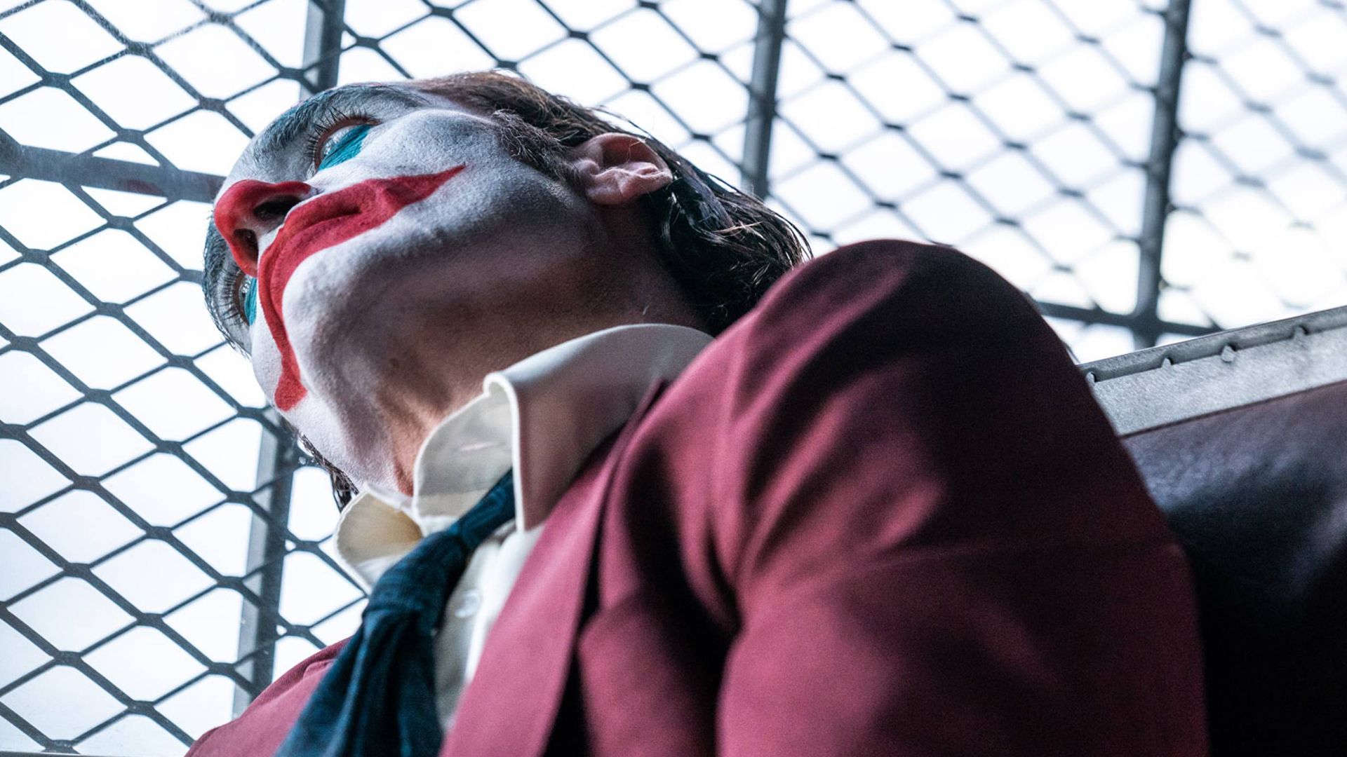 جوکر در ماشین زندان در فیلم Joker: Folie a Deux