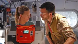 جاناتان بیلی (Jonathan Bailey) و اسکارلت جوهانسون (Scarlett Johansson) در صحنه فیلم جراسیک ورلد ری‌برث